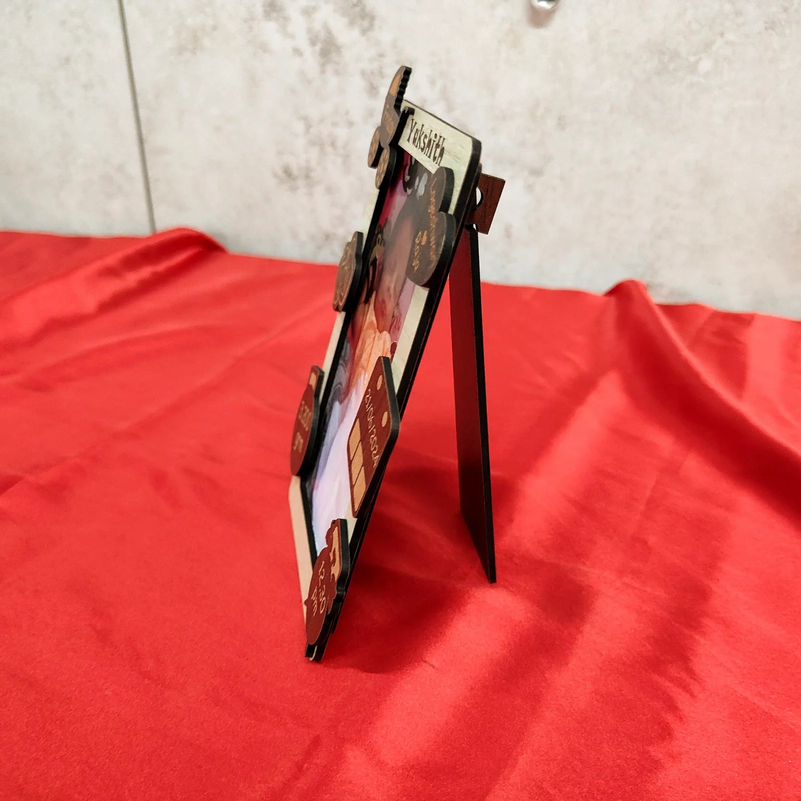 Baby Detailed Frame Small