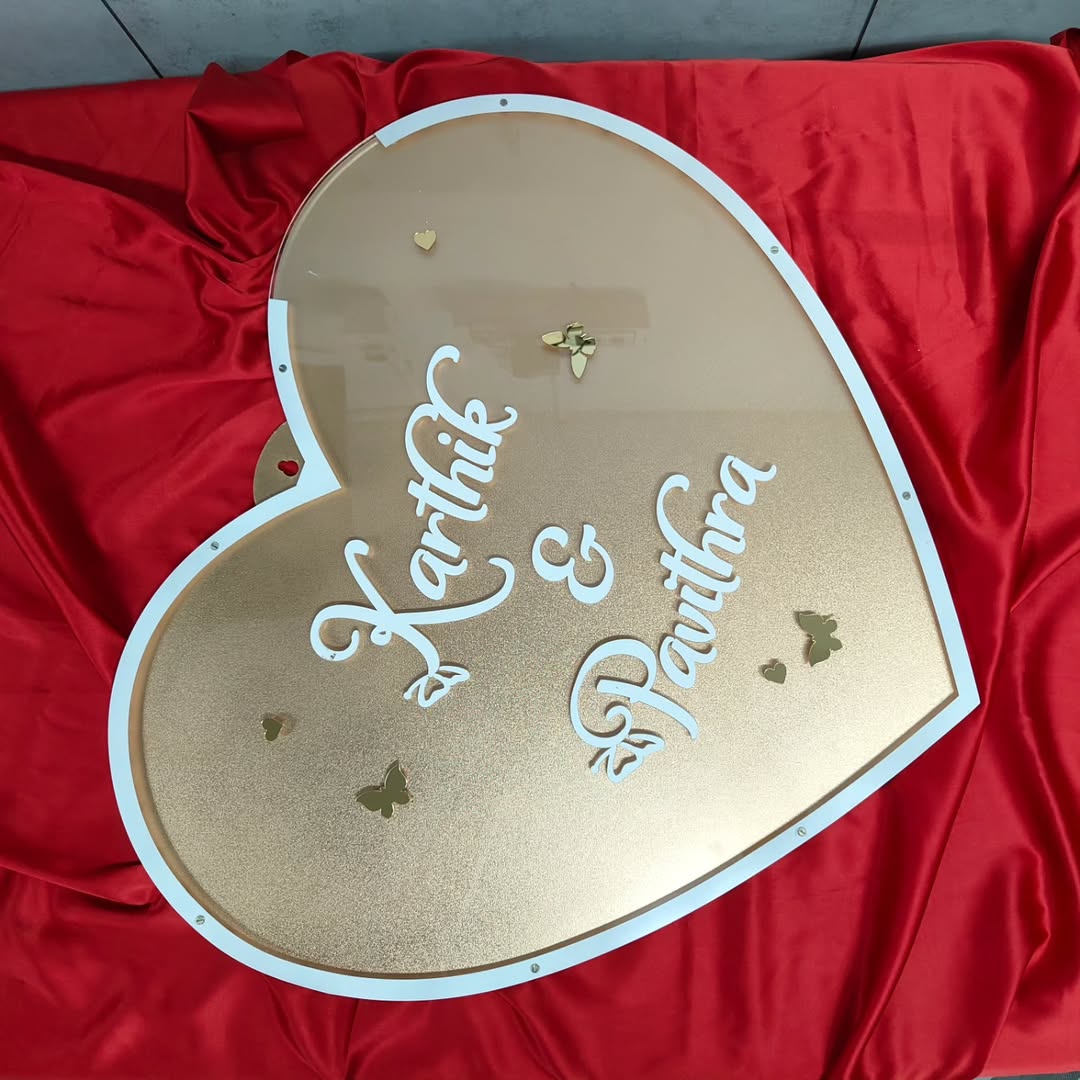 18-Inch Heart Shape Wishes Stand – Elegant Display for Every Occasion