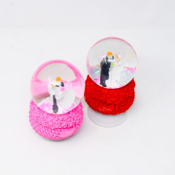 Glass Dome Romantic Couple Snowglobe Showpiece with music | GS