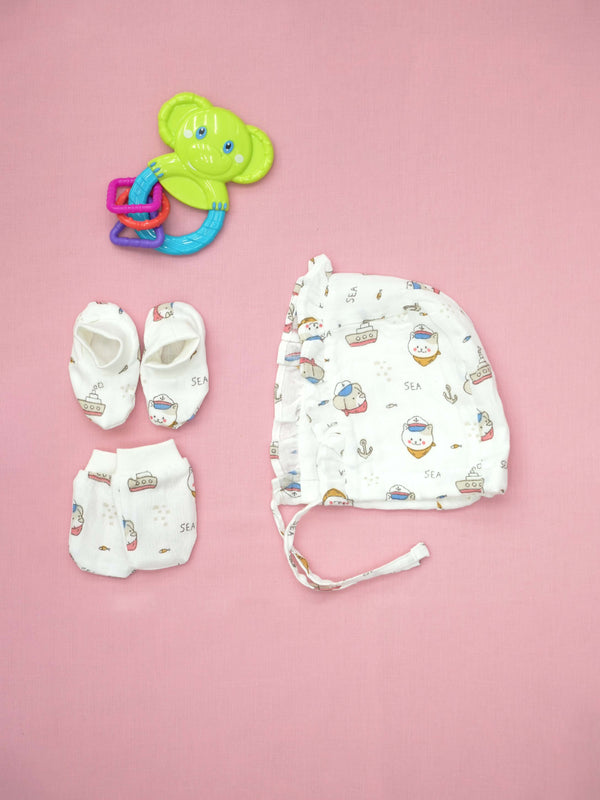 FIRSTIN Muslin Cap (Frill), Mittens & Booties Set - Carrier Ship